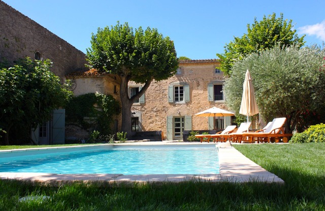 House with lots of charm and large swimming pool