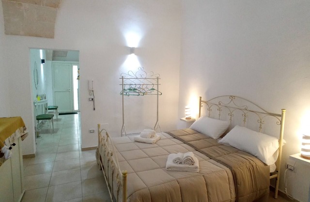 House with One Bedroom