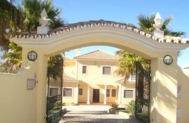 House with pool and garden