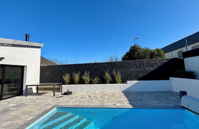 House with swimming pool - 6 people - 2Km from the beach