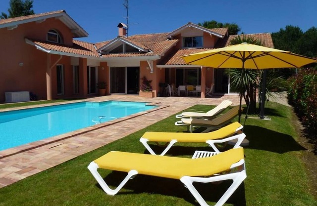 houses/villas - 7 rooms - 10 persons
