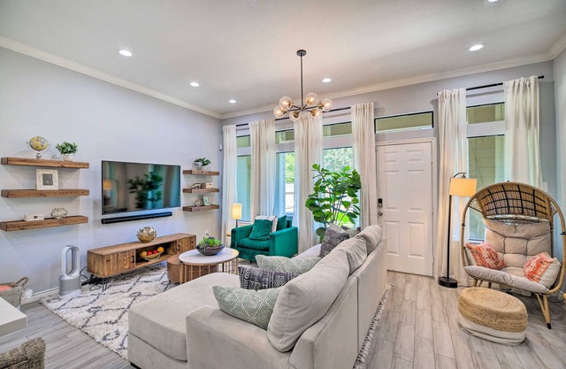 Houston Modern Townhome – Central Location Near Downtown & Attractions