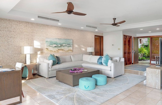 Hualalai Resort: Ground Level Villa by the Ocean
