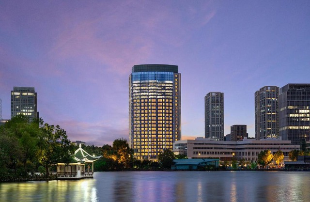 HUALUXE Shanghai Changfeng Park - Park Lake View