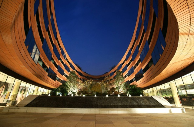 HUALUXE Shanghai Twelve at Hengshan by IHG