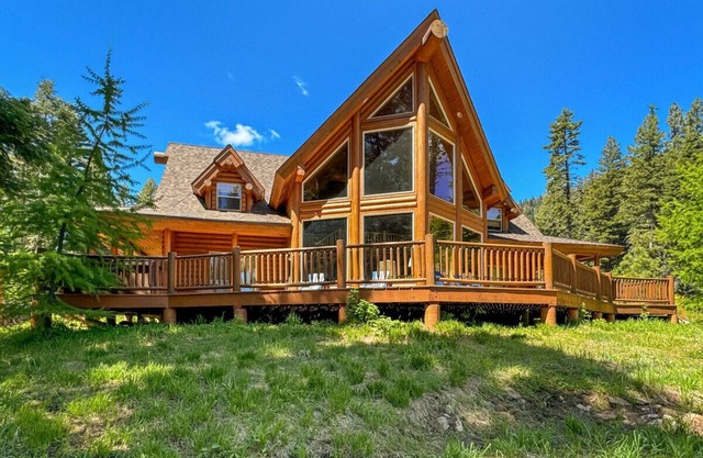 Huckleberry Lodge .