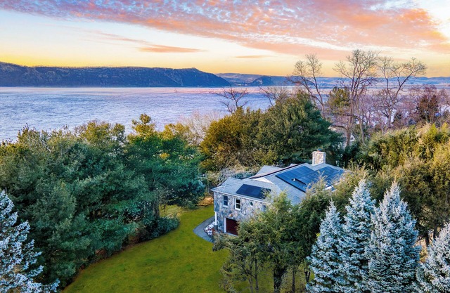 Hudson River Views + Firepit, Patio, Dog Run, Game Room | Stone Manor