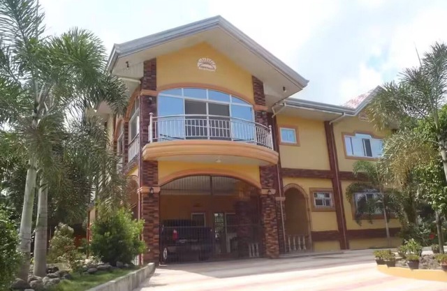 Huge Batangas Guesthouse w/Pool