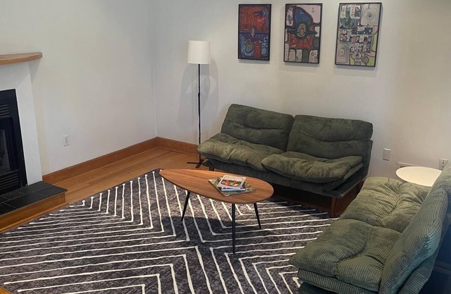 HUGE Carriage house for 6 in Regent Square, City of Pittsburgh