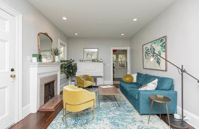 Huge charming home - 5 min to historic downtown and beach! Quiet neighborhood.