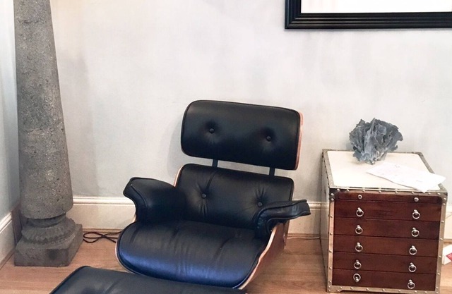 Huge, Exquisite, Special & luxurious large 1 bed sleeps 4. Quiet & Super-Central