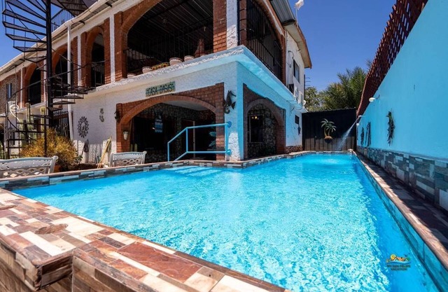 Huge Family? 5 bedroom sleeps 16 with private pool home!