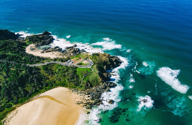 Huge Family Friendly Home - Lighthouse Beach Views.