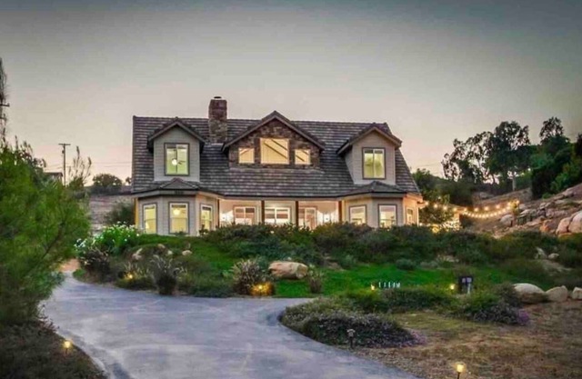 Huge Home | SD Safari | Firepit | Mountain View