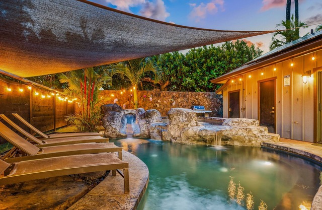 Huge Home w/Private Pool, Jacuzzi, & Water Slide! Sleeps 18!