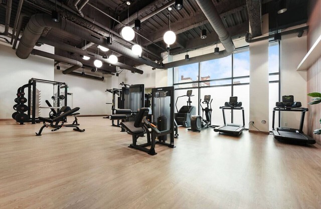 HULU+PARKING+GYM Near Universities|UPMC|Shopping