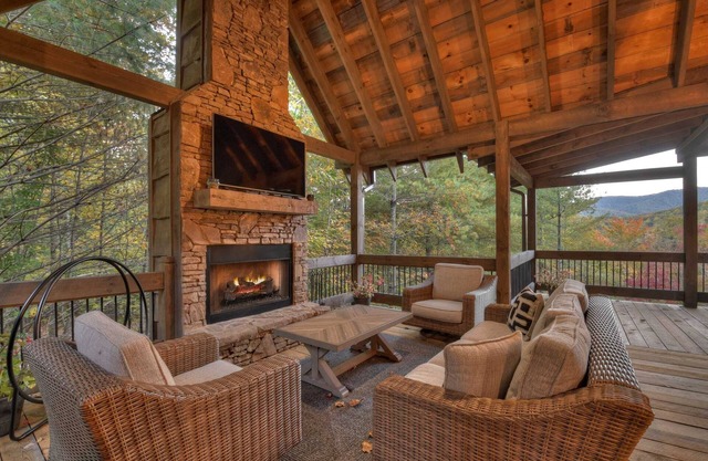 Hunter's Treehouse | Free Night Offer!