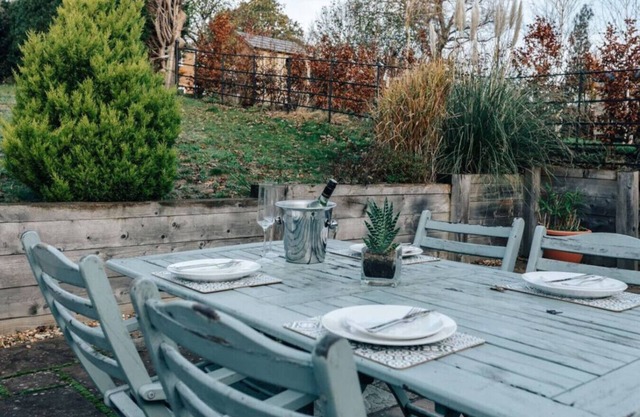 Hunts Cottage - Pet Friendly - From 200 Per Night