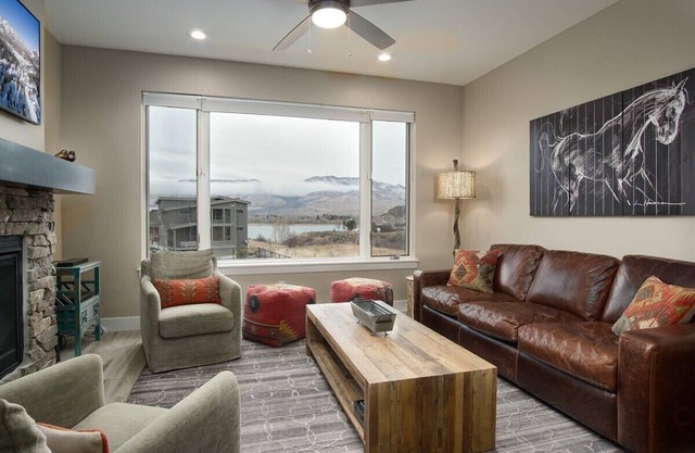 Huntsville, Utah Townhome near Snowbasin Ski Resort.EW28