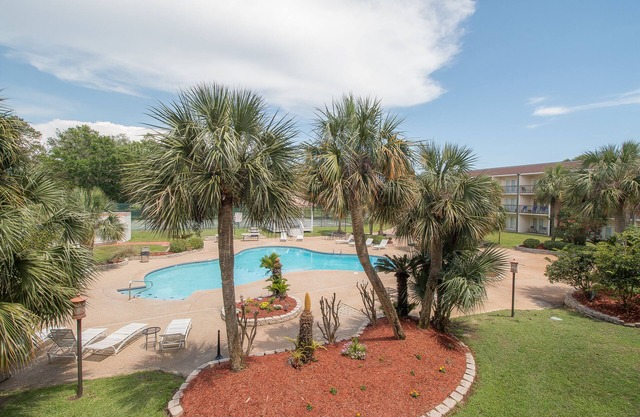 I Love You To The Beach And Back! A Very Pretty Condo with a Great View!