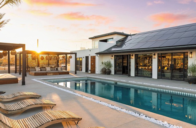 Iconic 6BR Desert Retreat w/Pool, Pickleball & Fire Pit | Joshua Tree Mansion