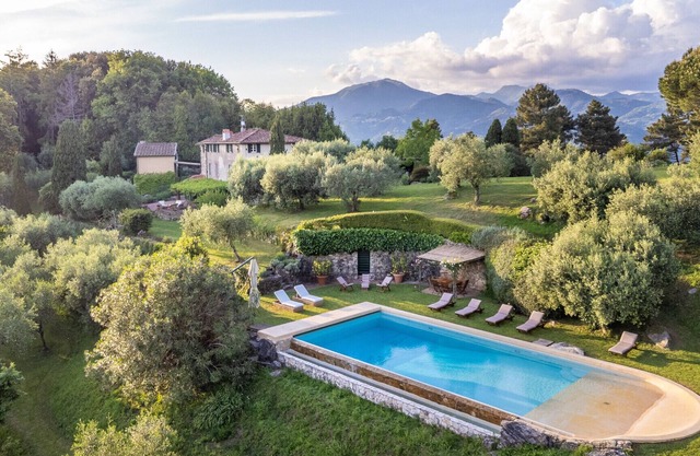 Iconic Romantic Farmhouse with Pool in Lucca
