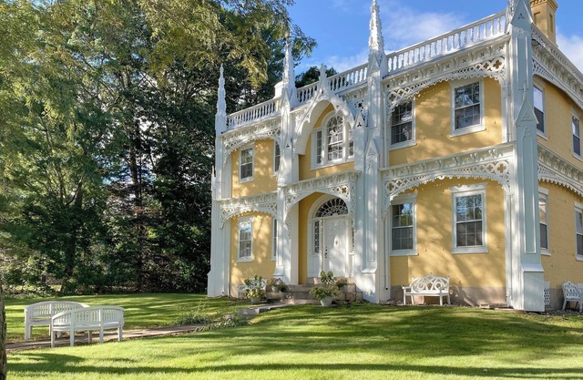 Iconic Wedding Cake House