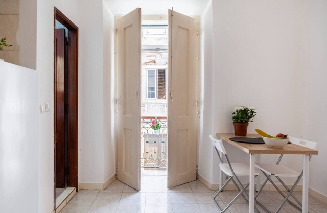 Ideal apartment for couple with child close to Belèm