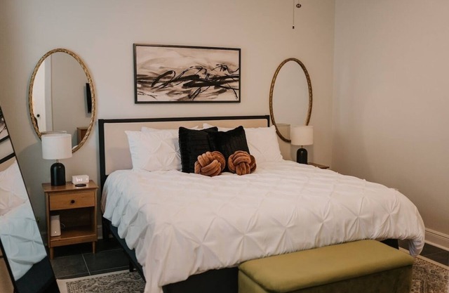 Ideal for Over 30-Day Stay | Fast WiFi | Comfortable