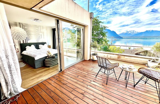 Ideal Lakeside Retreat: 2-bedroom Spa ap. With Lake View, Centre, Sleeps 1-4