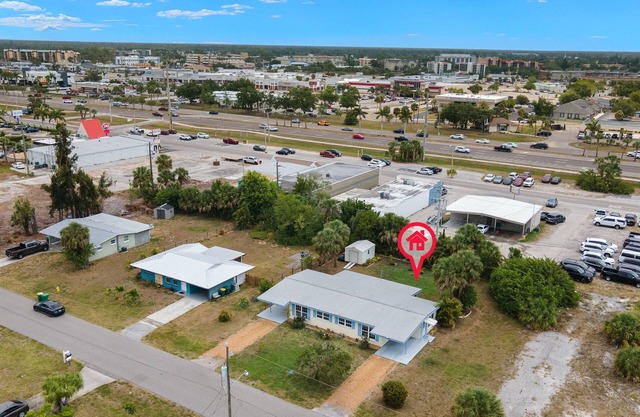 Ideal location - 2bed/1bath near the beach & shops