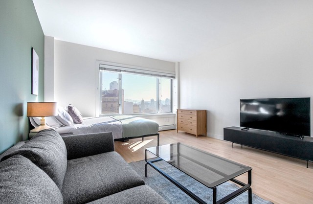 Ideal Nob Hill Studio w/Sauna, Gym, near Union Square, by Blueground