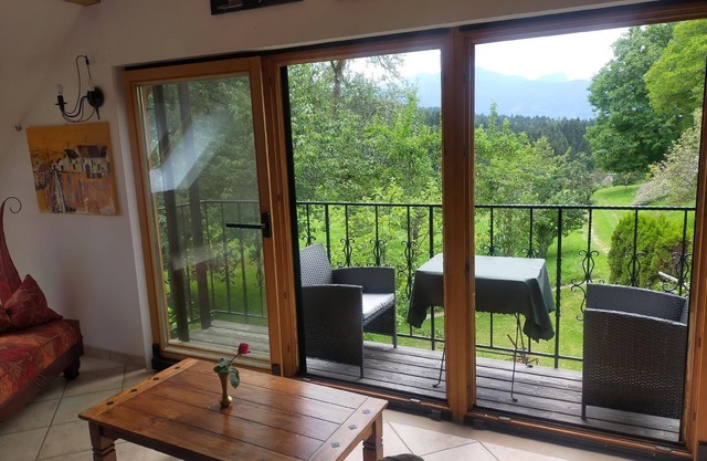 Idyllic panoramic south-facing flat near Lake Wörthersee