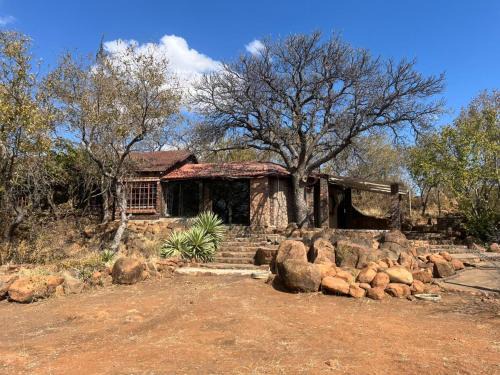 Ikhutseng Moutain Cottage