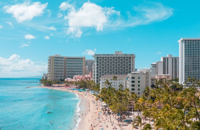 Ilikai Hotel, 2Units, Sleeps 10 in total. Great for Families & Groups