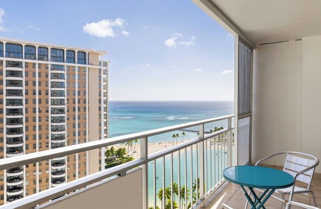 Ilikai Hotel Lite #1836: Studio Ocean View condo