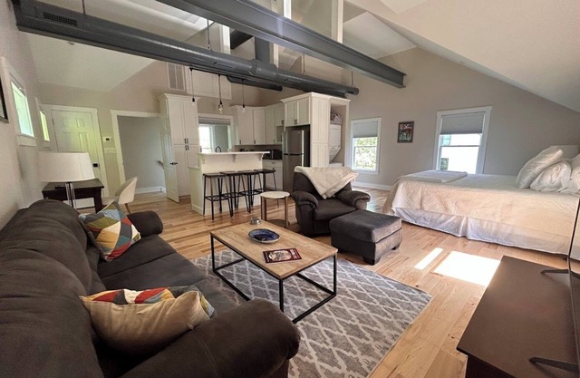 Immaculate studio rental unit in downtown Saratoga Springs, NY!