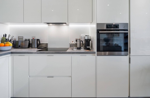 Impeccable Flat Near Canary Wharf and the City