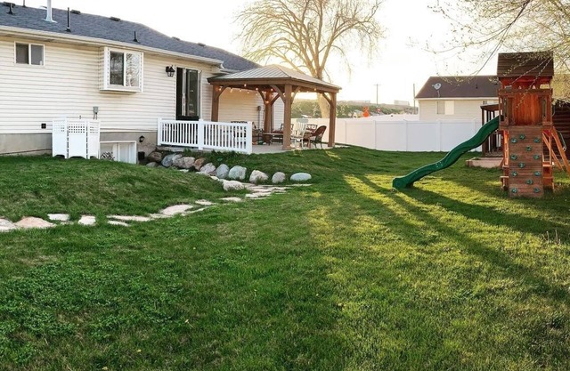 Impeccably maintained, fun yard, 3 Mi from Thanksgiving Point in Lehi