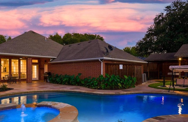 Impressive 5BR/3.5B Home with Pool, Game Room & Cinema Room