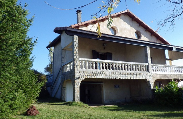 In a framework of peace a house all comfort awaits you panoramic view