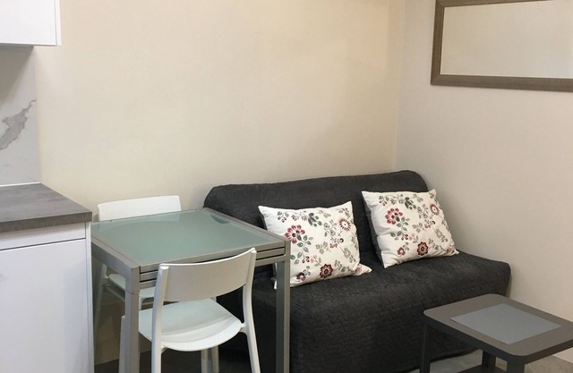 IN HAUSSMANNIENS BUILDING NICE APARTMENT facing Salpetrière