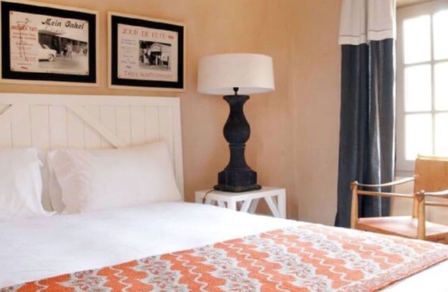 In Provence, between Gordes and Isle sur la Sorgue a charming cottage