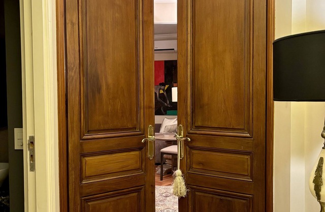 In the heart of Recoleta, a classy French Pied-à-Terre, like new, like home.