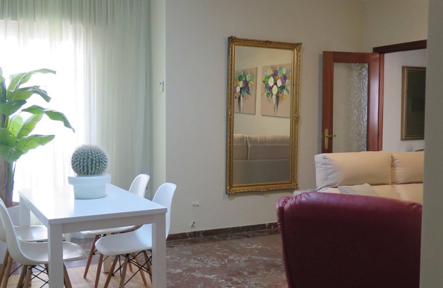 In the center of Antequera and with parking