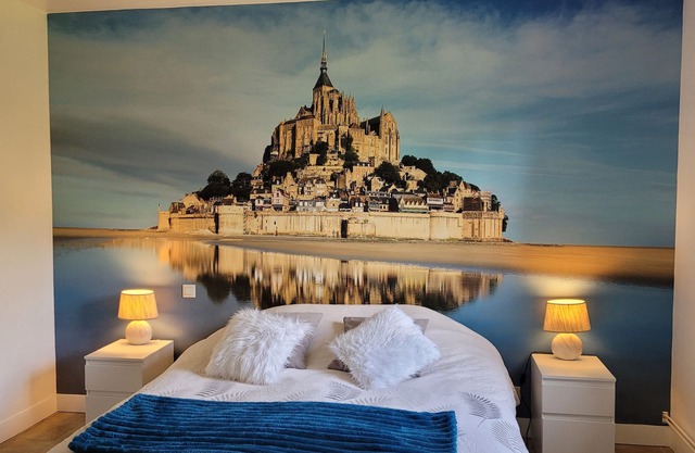 In the heart of the Bay of Mont-Saint-Michel, close to the beach: discover Plan Baie.