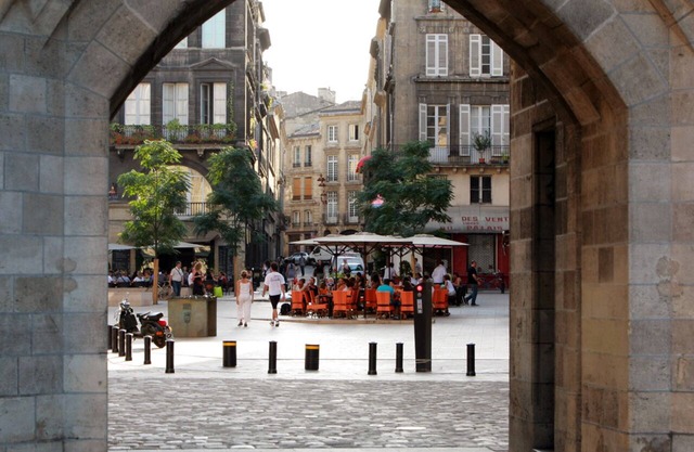 In the heart of Chartrons - 2 PARKING PARKS and LIFTS.