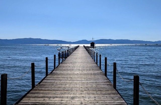 In The Heart Of Tahoe City! Private Beach And Pool! Walk Anywhere!