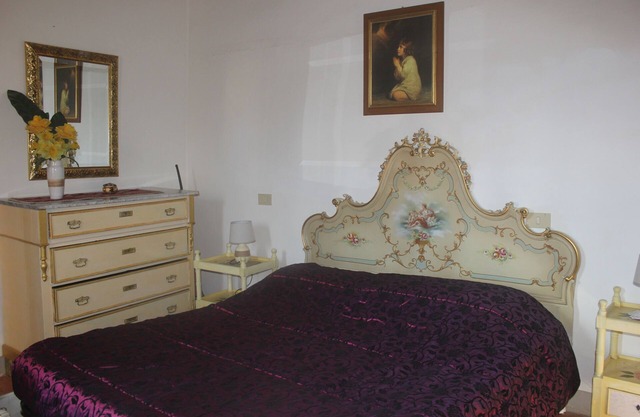 In the heart of Valdichiana historic Tuscan farmhouse, swimming pools for exclusive use