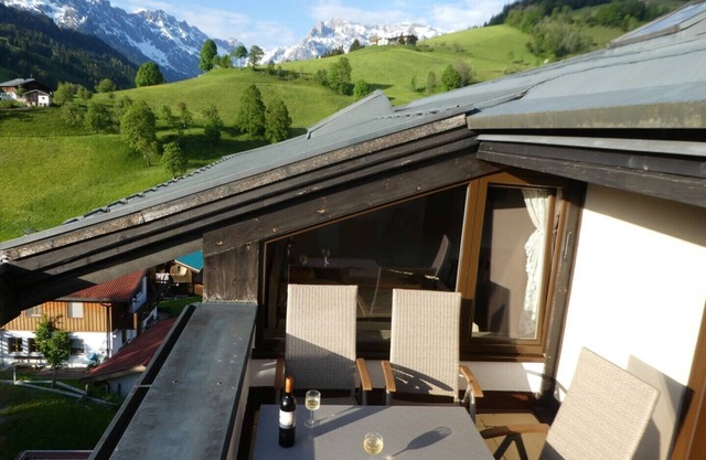 In the Hochkönig ski and hiking area on the Skiin Skiout ski slope